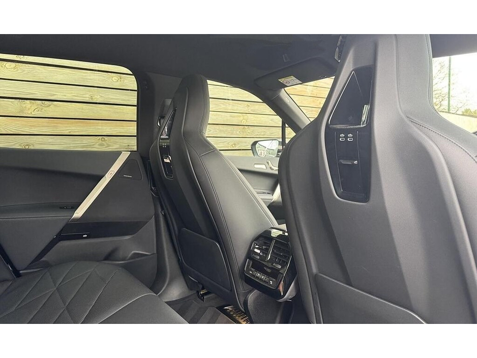 2022 BMW iX - image 8