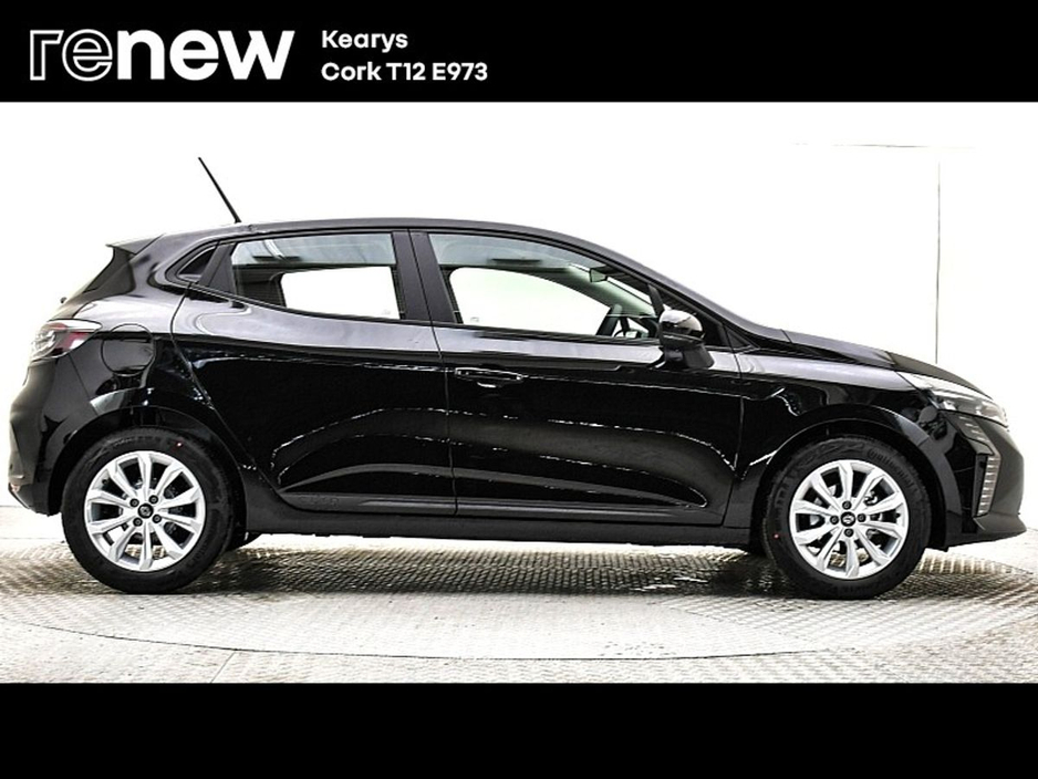 2025 Renault Clio - image 14