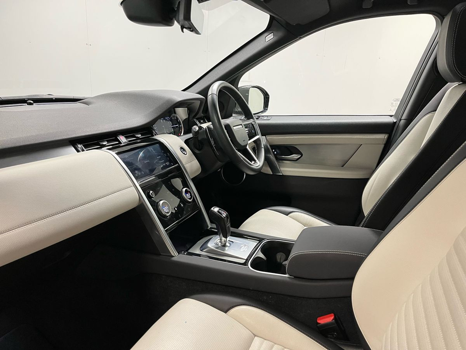 2023 Land Rover Discovery Sport - image 6