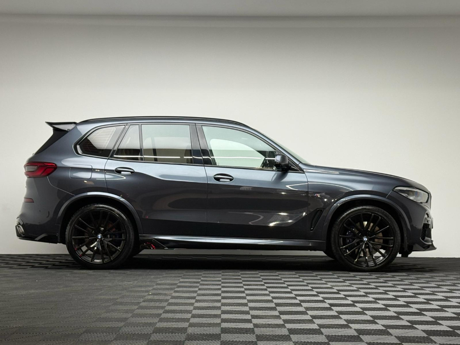2019 BMW X5 - image 8