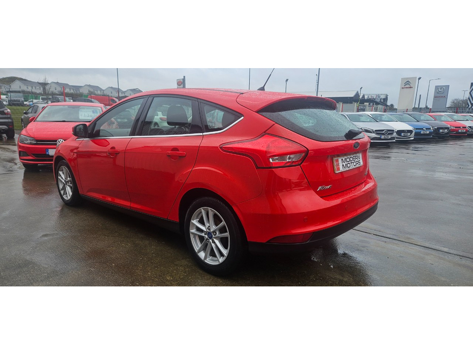 2015 Ford Focus - image 6