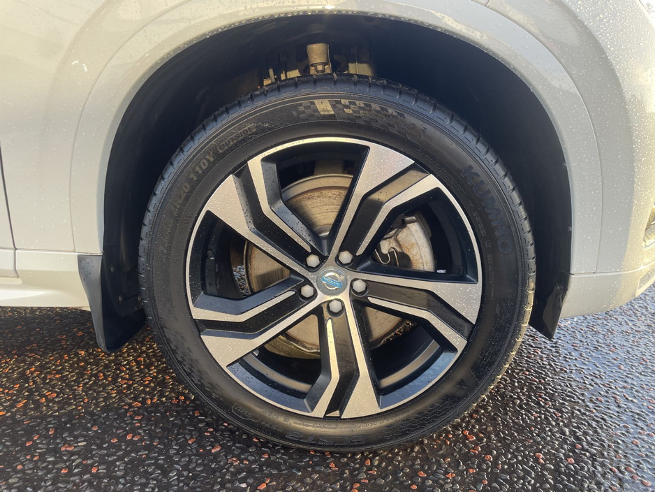 2021 Volvo XC90 Momentum