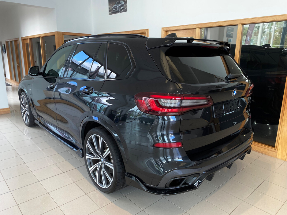2021 BMW X5 xDrive45e M Sport €64,950