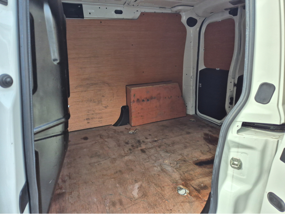 2021 Fiat Doblo - image 13