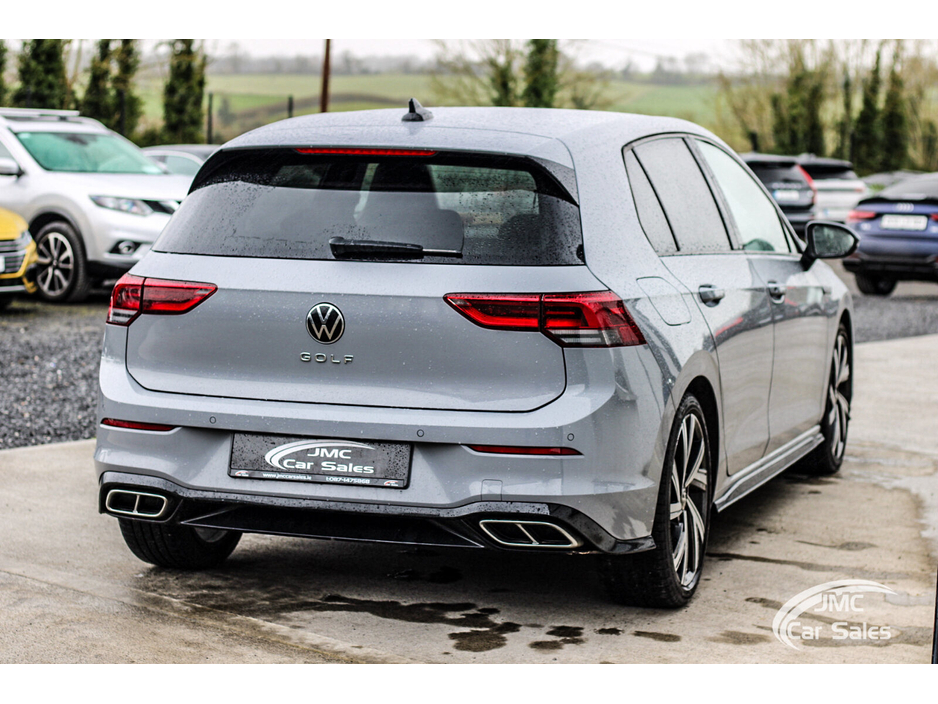 2024 Volkswagen Golf - image 8