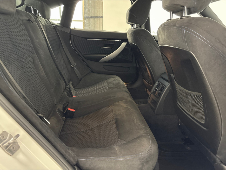 2017 BMW 4 Series - image 29