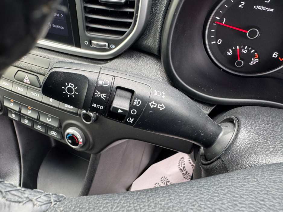 2021 Kia Sportage - image 21