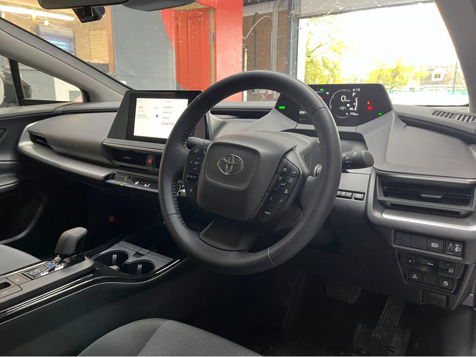 2025 Toyota Prius - image 9