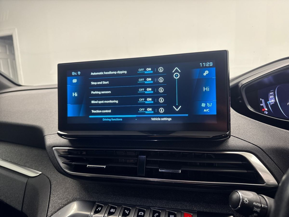 2024 Peugeot 5008 - image 21