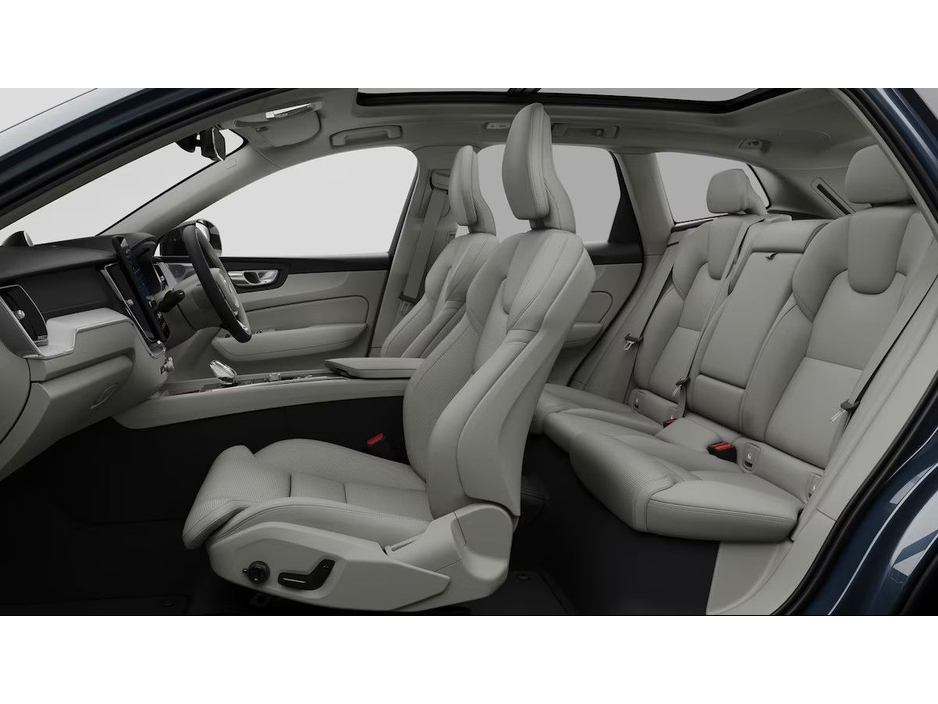 2026 Volvo XC60 - image 13