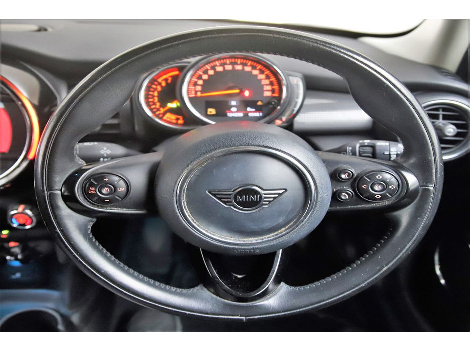 2020 MINI Hatch - image 13