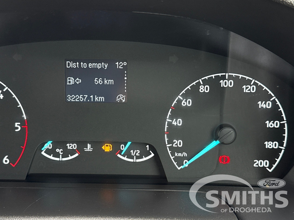 2022 Ford Transit Custom - image 28