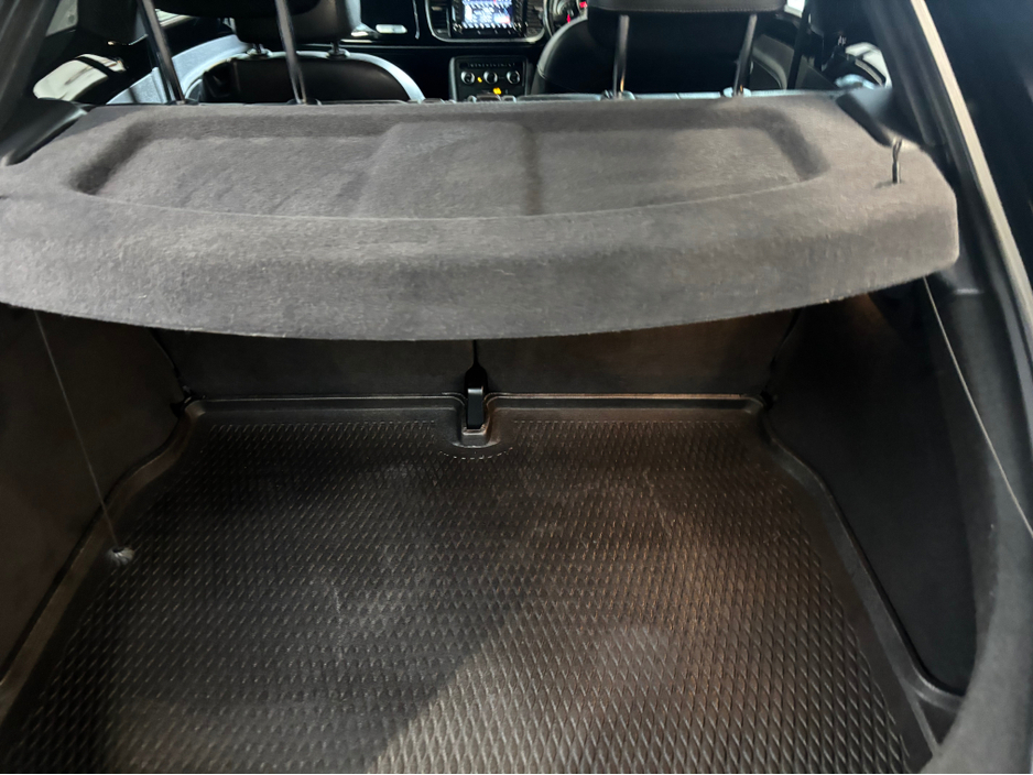 2013 Volkswagen Beetle - image 15