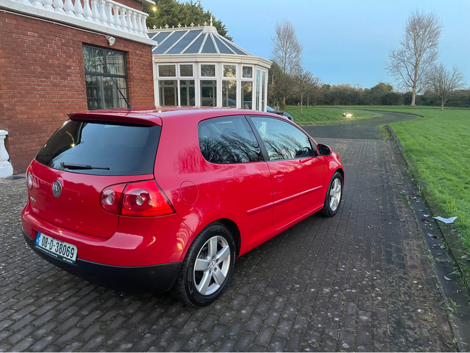 2008 Volkswagen Golf - image 4