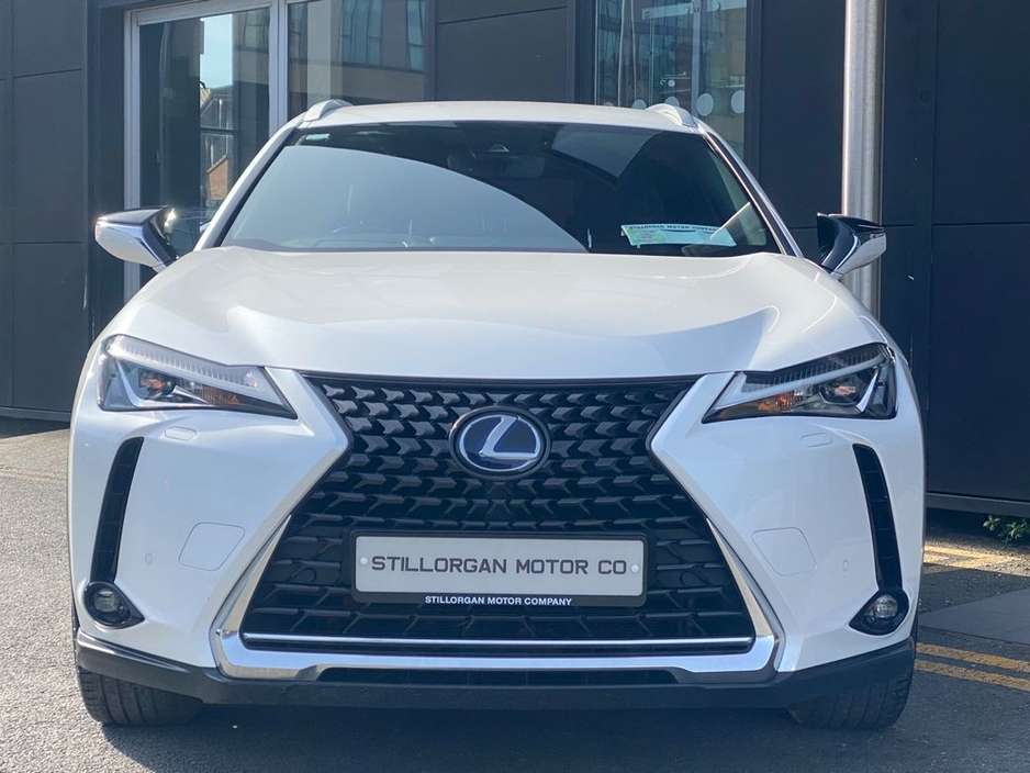 2020 Lexus UX 250 H - image 2
