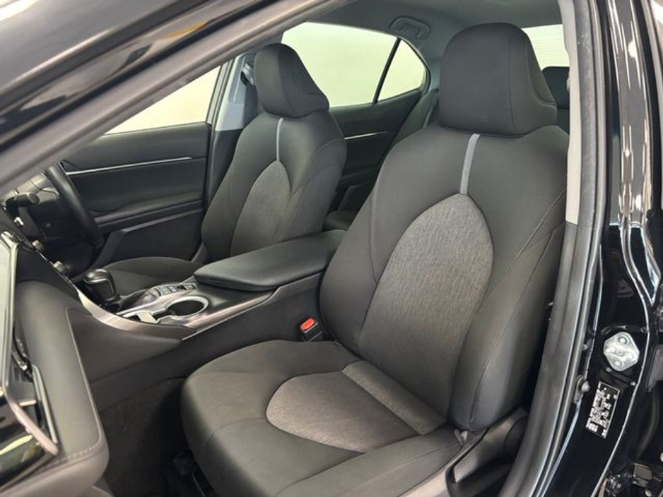 2021 Toyota Camry - image 13