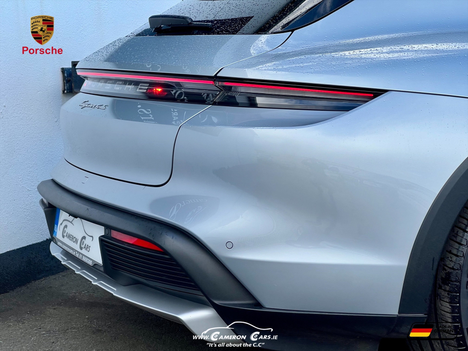 2022 Porsche Taycan - image 41