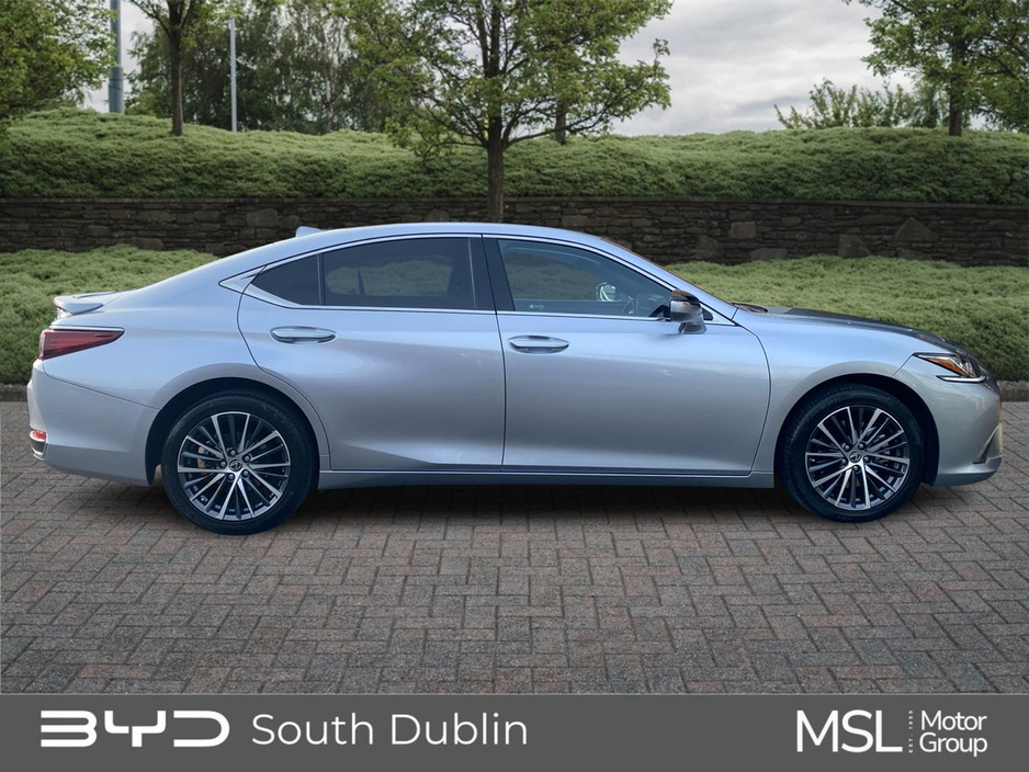 2024 Lexus ES 300 H - image 7