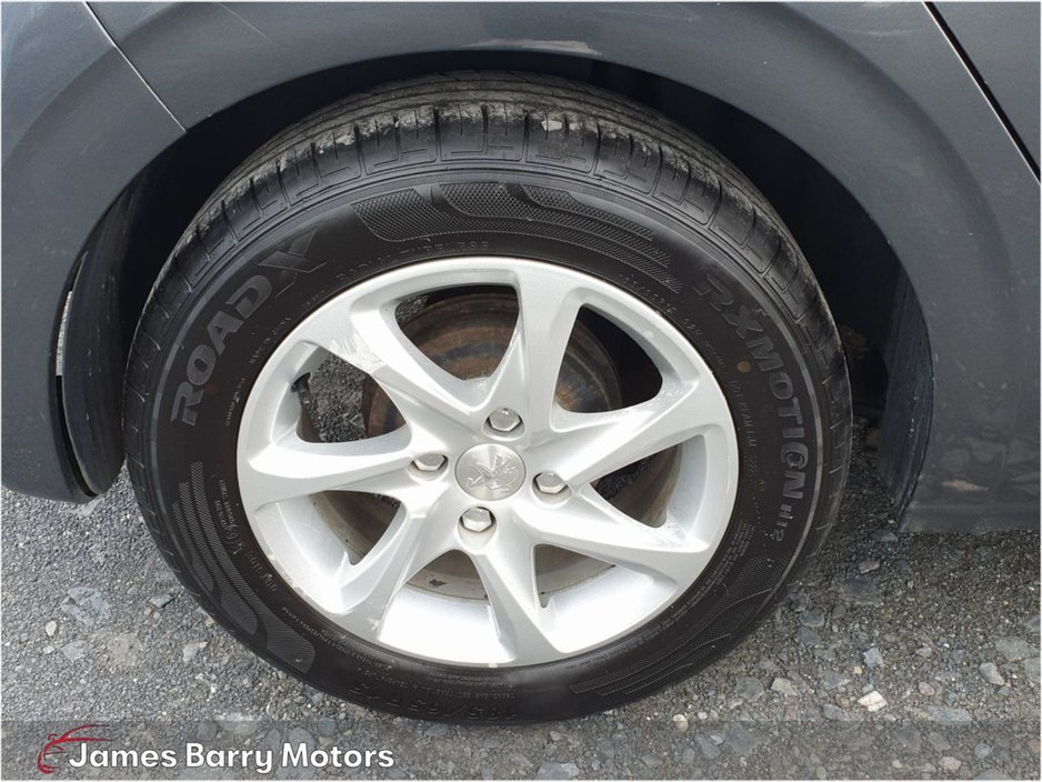 2016 Peugeot 208 - image 28