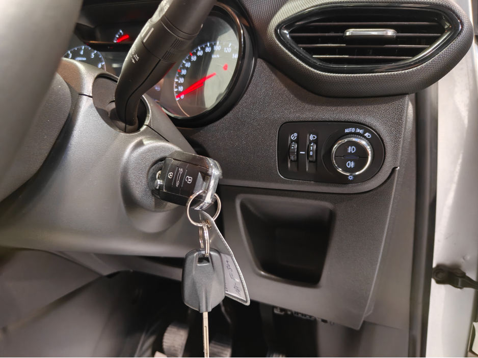 2018 Opel Crossland X - image 18