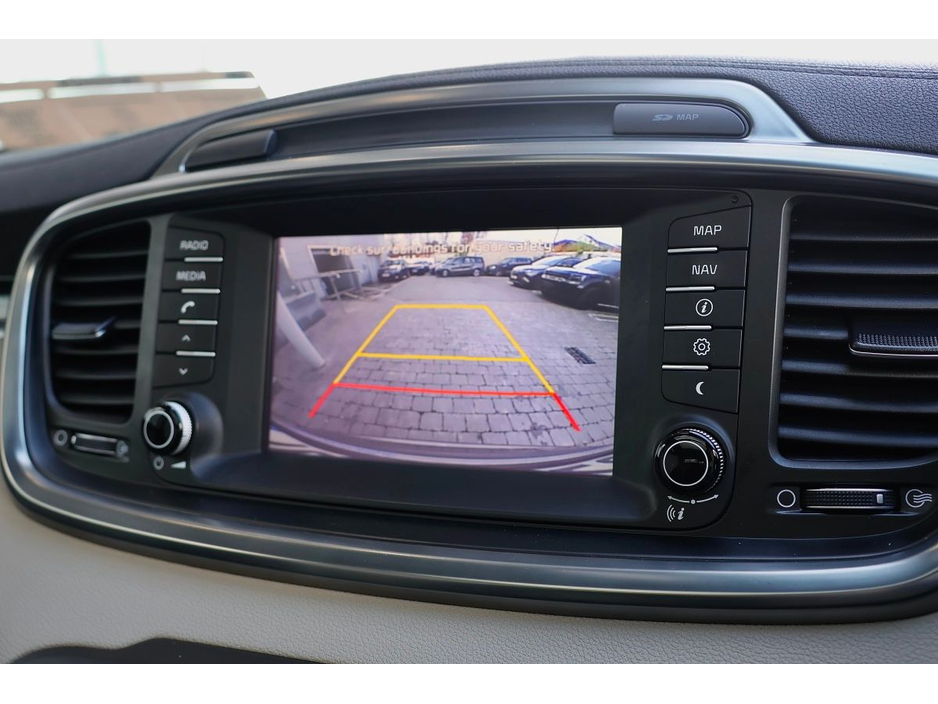 2016 Kia Sorento - image 23