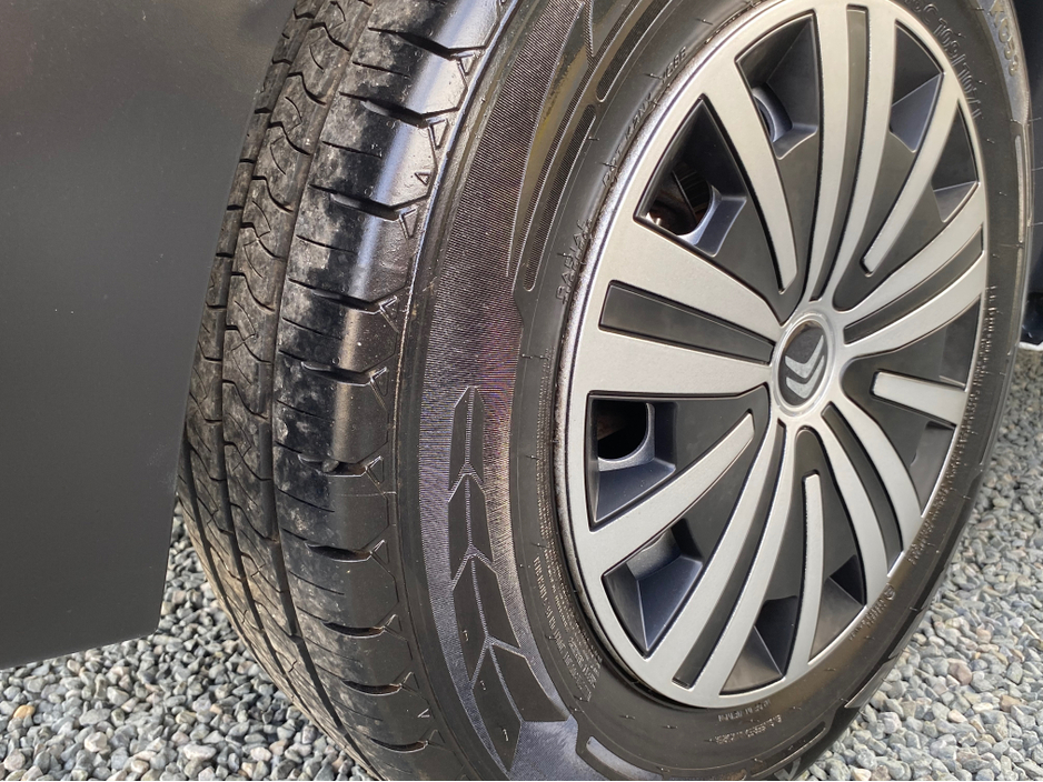 2017 Citroen Dispatch - image 6