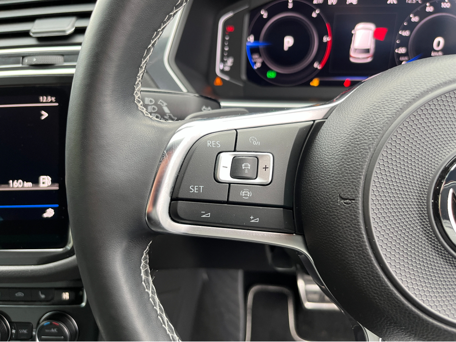 2020 Volkswagen Tiguan - image 26