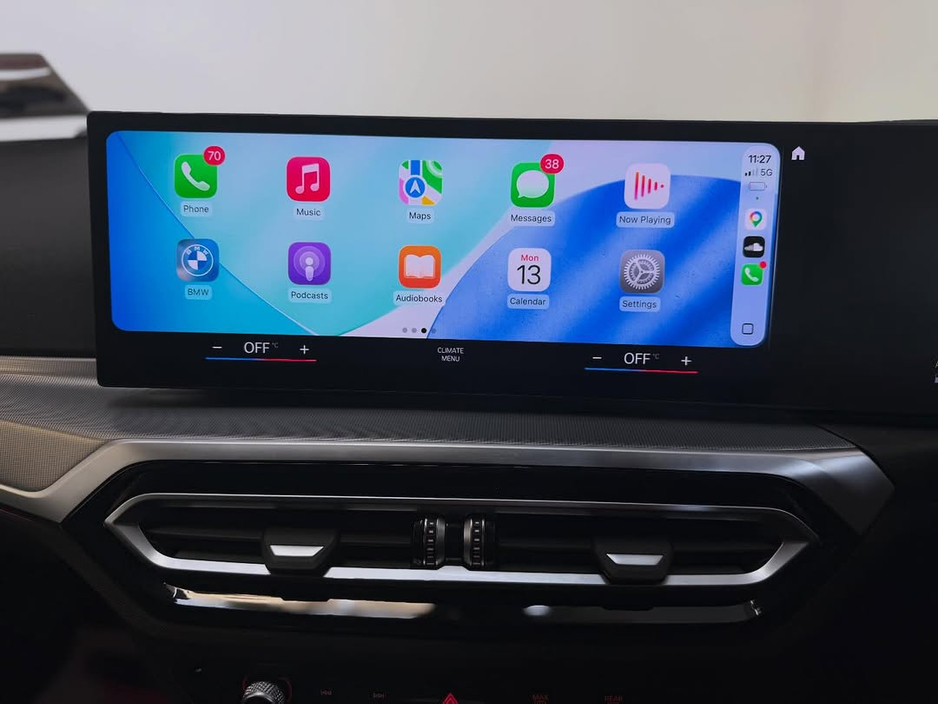 2022 BMW 3 Series - image 17