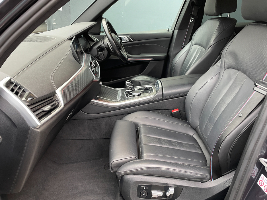 2022 BMW X5 - image 7