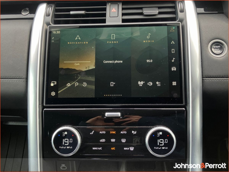 2023 Land Rover Discovery - image 11