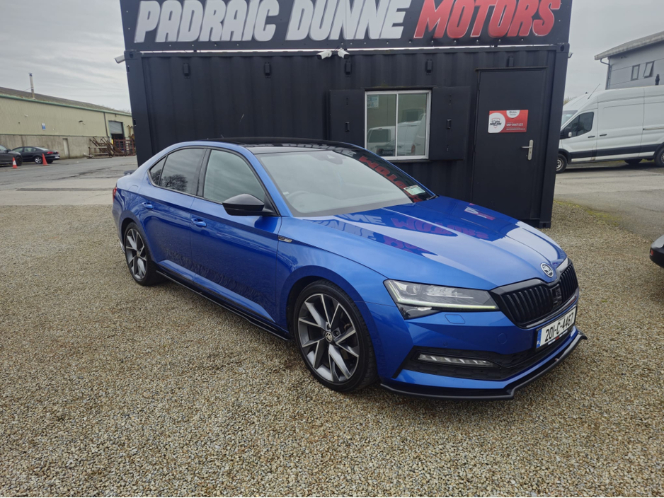 2020 Skoda Superb - image 4