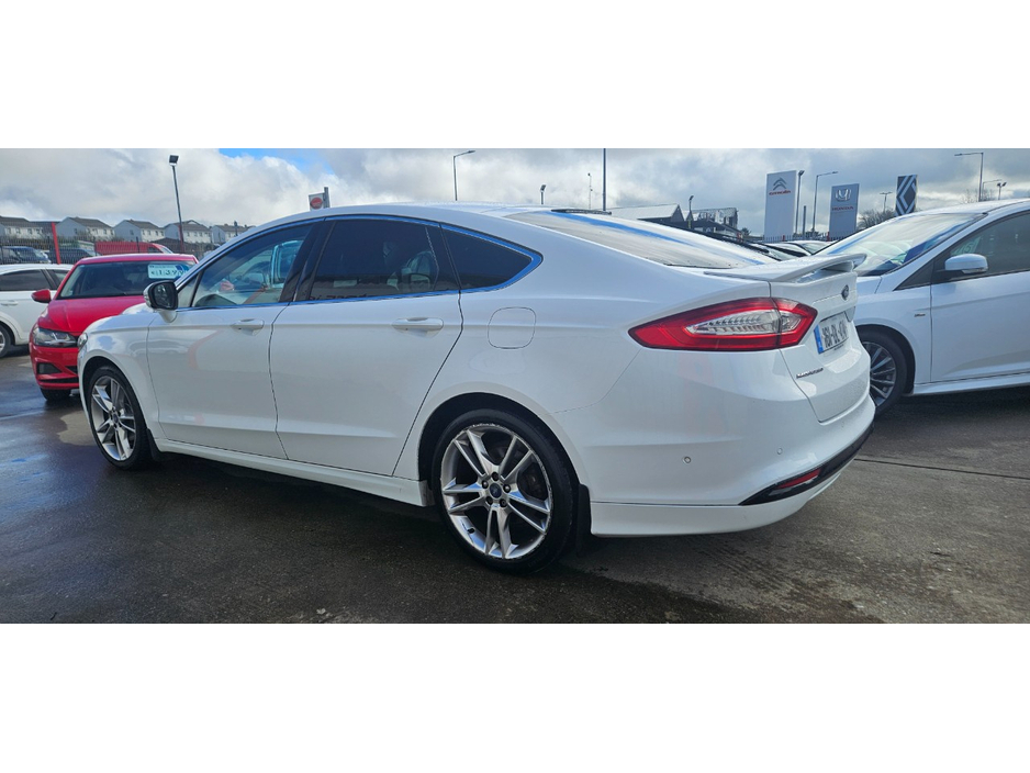 2016 Ford Mondeo - image 11