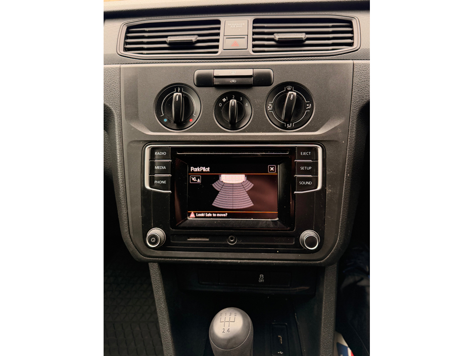 2019 Volkswagen Caddy - image 13