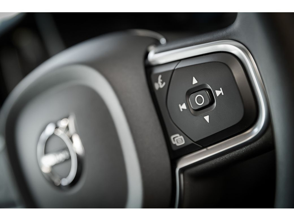 2023 Volvo XC60 - image 30