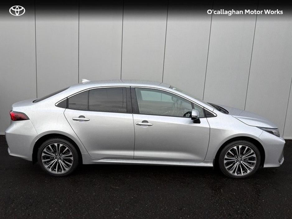 2026 Toyota Corolla COROLLA SALOON LUNA SPORT €38,500