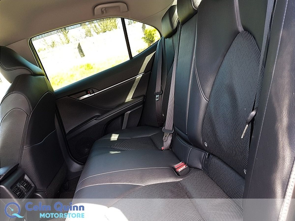 2021 Toyota Camry - image 9