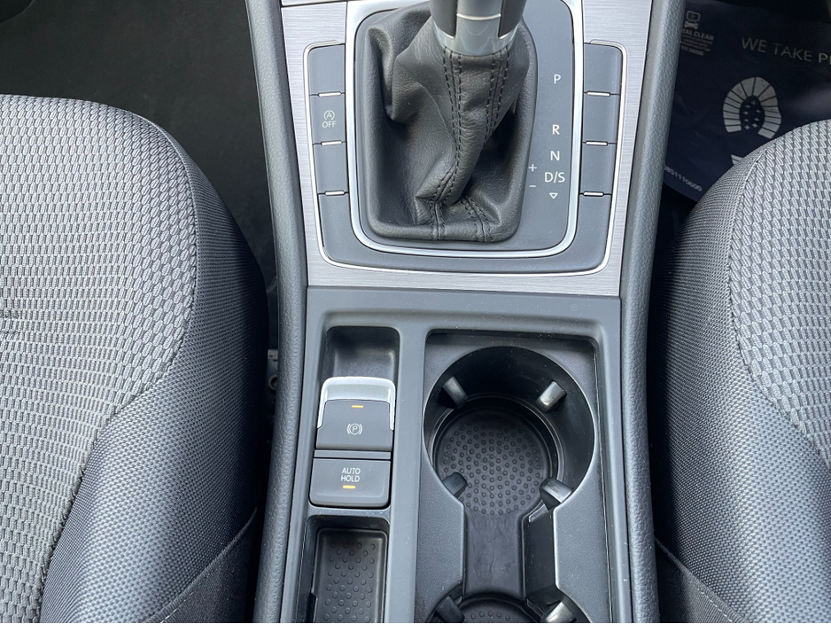 2016 Volkswagen Golf - image 20
