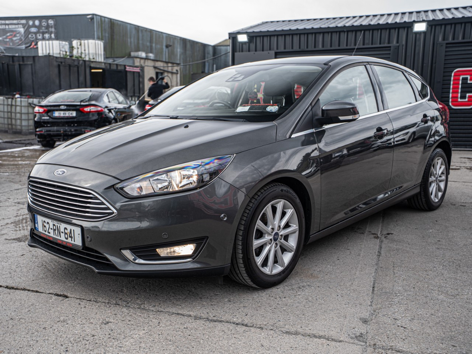 2016 Ford Focus - image 19