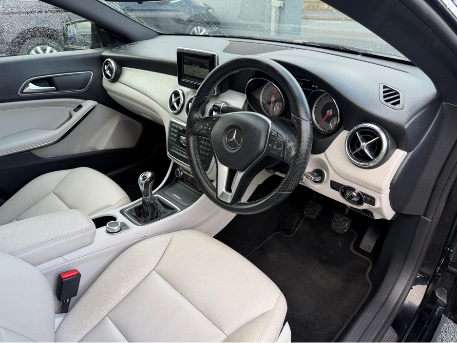 2014 Mercedes-Benz CLA Class CLA 180 URBAN 1.6 PETROL 122 BHP 4DR MANUAL // FULL LEATHER // PRO BLUETOOTH MEDIA // CHROME PACK // BUCKET SPORT SEATS // STUNNING CAR THROUGHOUT €10,950