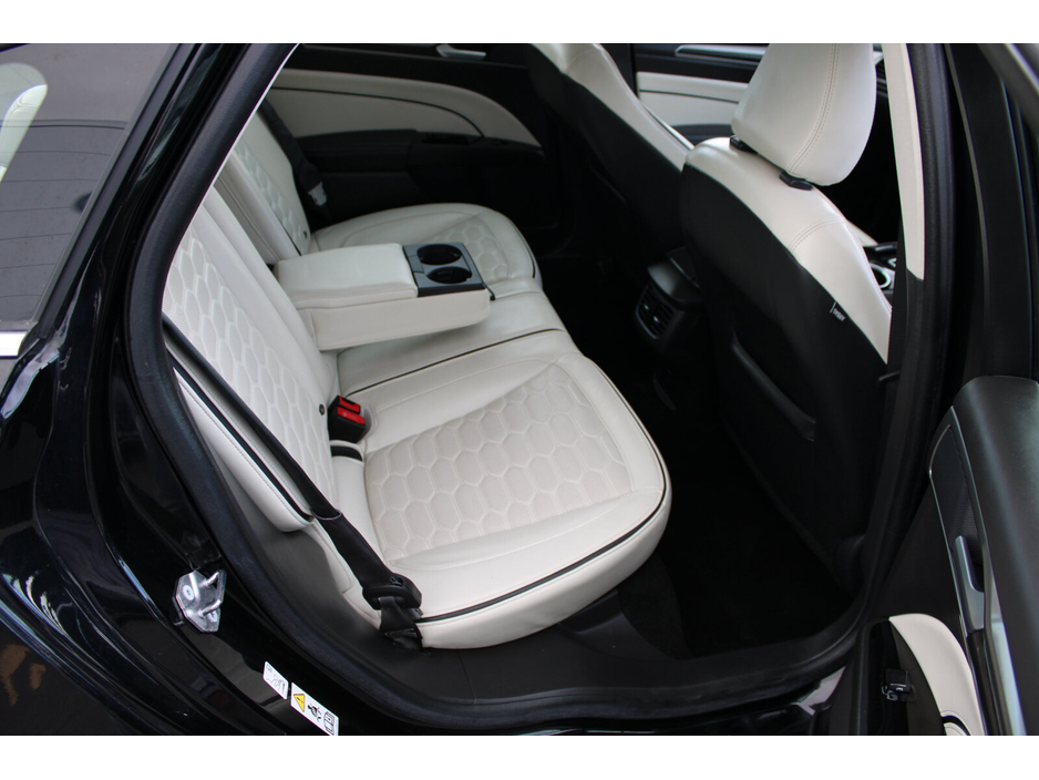 2019 Ford Mondeo - image 14