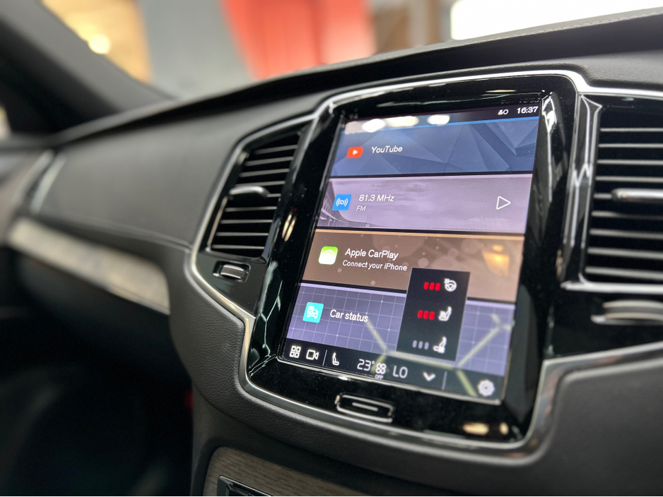 2022 Volvo XC90 - image 17