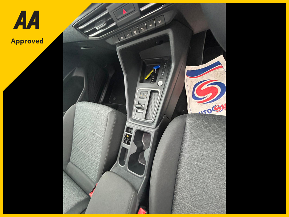 2025 Ford Grand Tourneo Connect - image 12