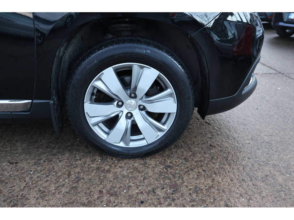 2015 Peugeot 2008 ALLURE Low Mileage Huge Spec €9,495
