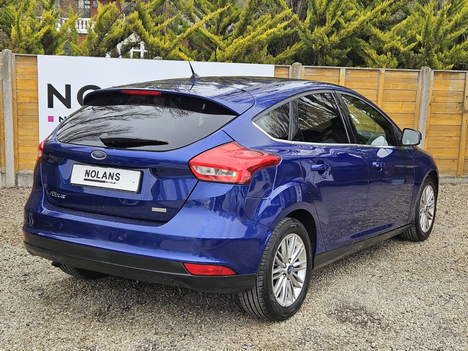2017 Ford Focus - image 15