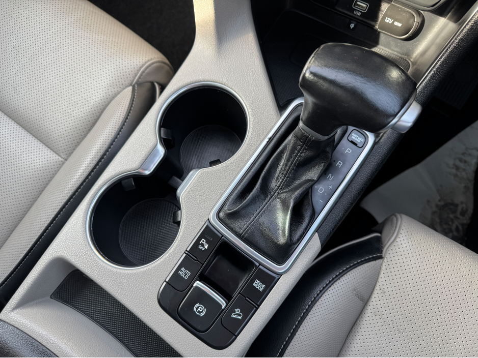 2020 Kia Sportage - image 26