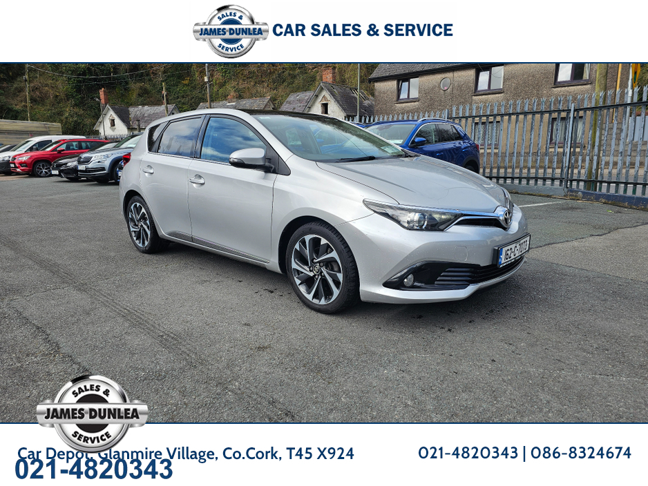 2016 Toyota Auris - image 2