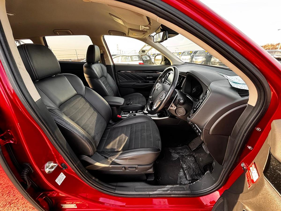 2018 Mitsubishi Outlander - image 8