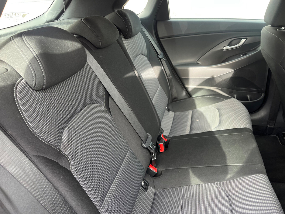 2017 Hyundai i30 - image 10