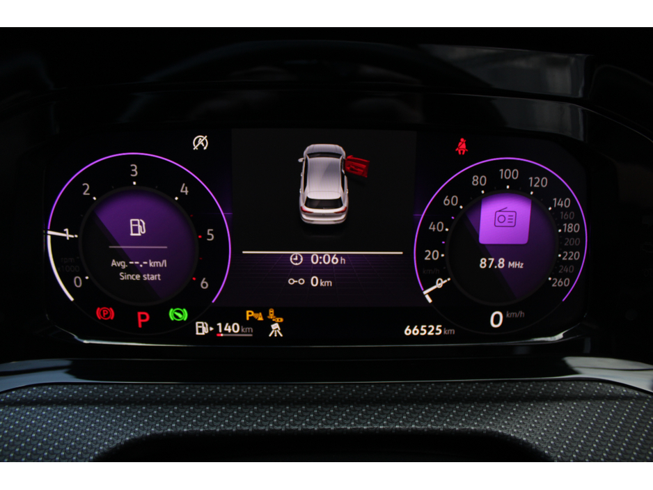 2023 Volkswagen Golf - image 13