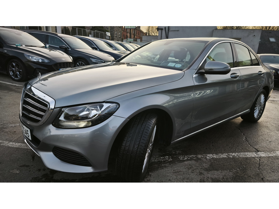 2016 Mercedes-Benz C Class - image 3